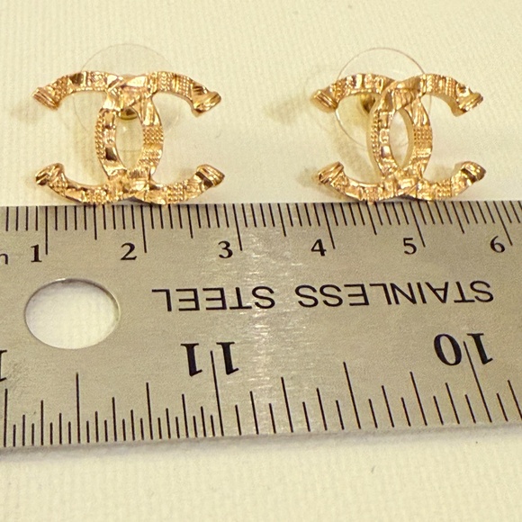 Brand New CHANEL 23A Gold Interlock CC Logo Statement Stud Earrings - Picture 4 of 5